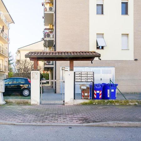 Appartement Parma Fiere Studio Con Parcheggio E Balcone Extérieur photo