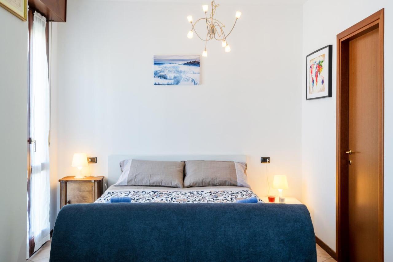 Appartement Parma Fiere Studio Con Parcheggio E Balcone Extérieur photo